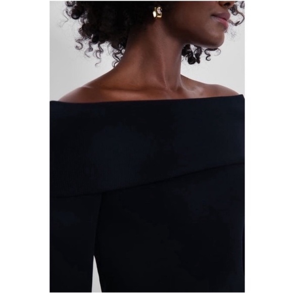 HYACINTH HOUSE
Black Knit Off-The-Shoulder Adrianna Top - Picture 5 of 12